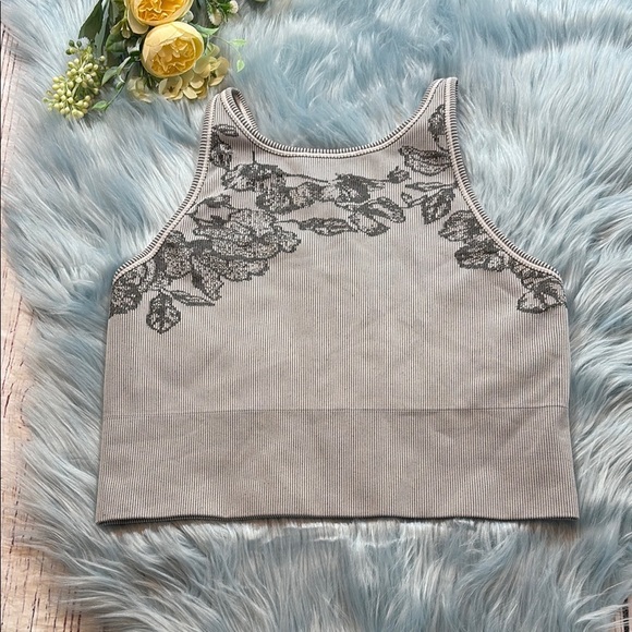 Athleta Aurora Seamless High Neck Crop Tank sz S - Picture 2 of 9